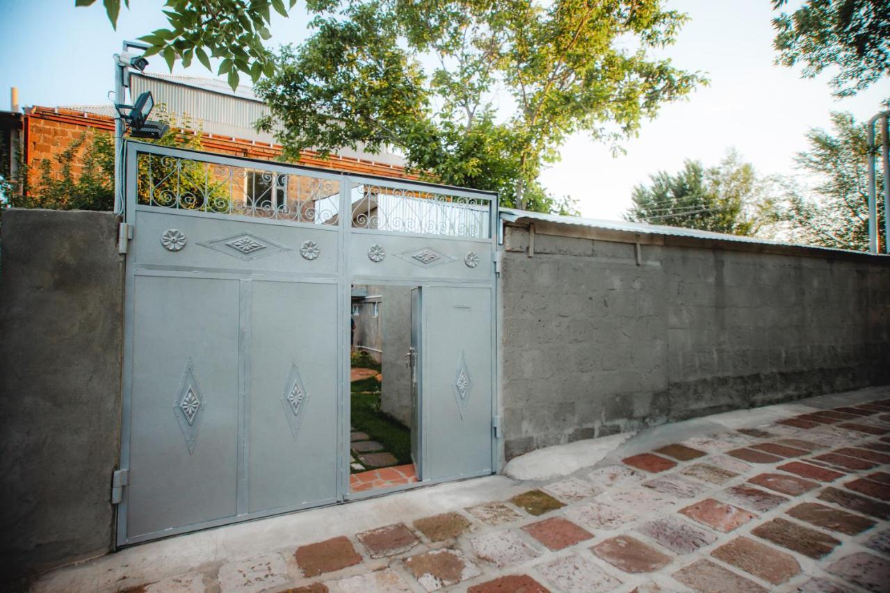 Mkhitaryan Guest House Gyumri Extérieur photo